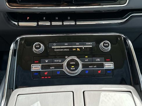 Used 2020 Lincoln Navigator L Black Label w/ Cargo Convenience Package image 37