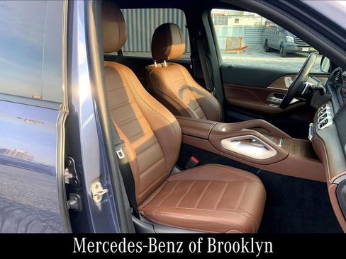 Used 2024 Mercedes-Benz GLS 450 4MATIC image 11