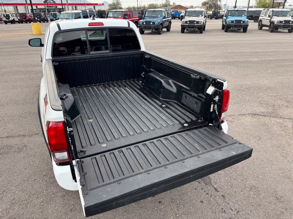 Used 2022 Toyota Tacoma SR w/ SX Package AWD/4WD image 5