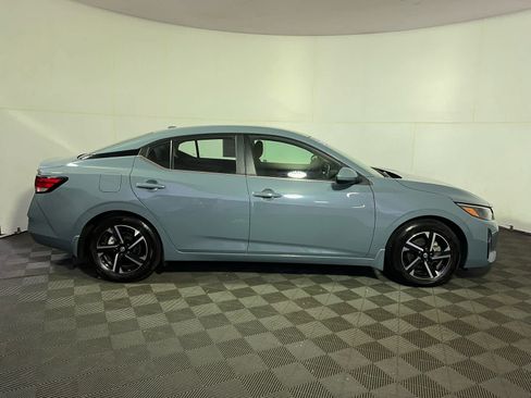 Used 2024 Nissan Sentra SV FWD image 8