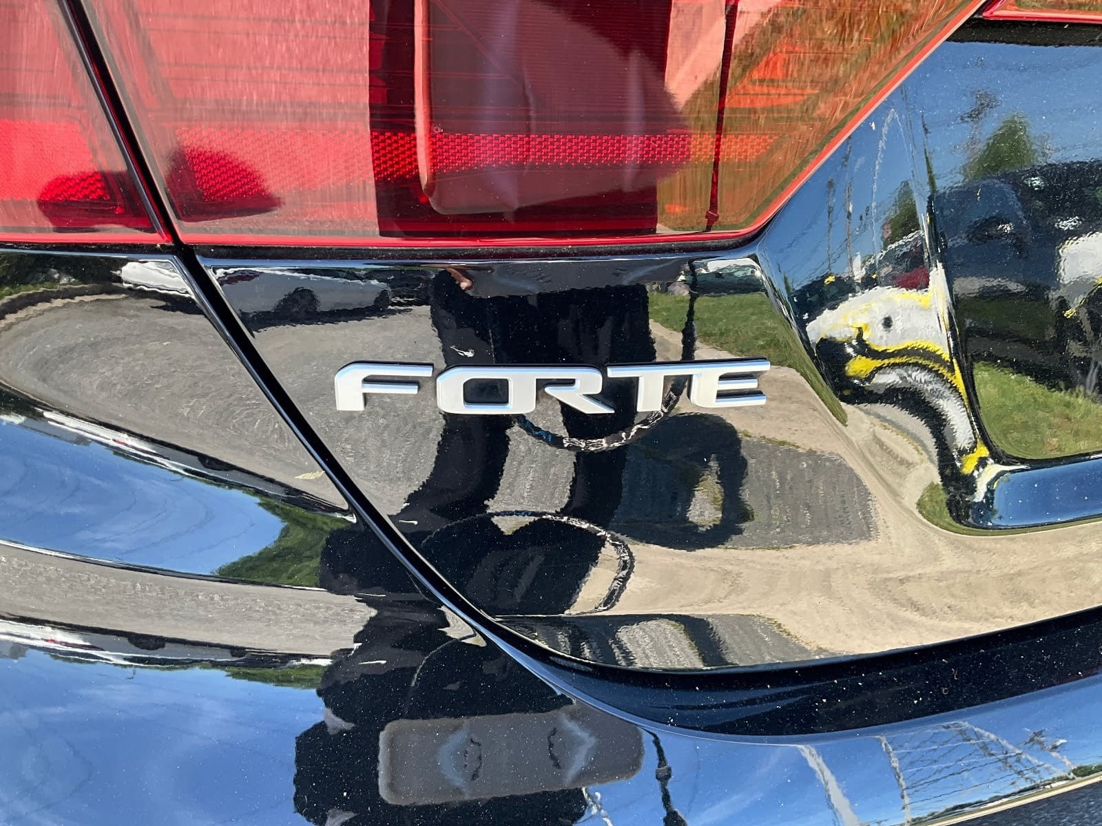 Used 2024 Kia Forte LXS FWD image 23