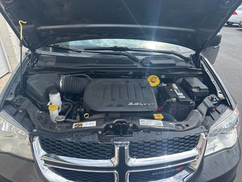 Used 2017 Dodge Grand Caravan SE image 15