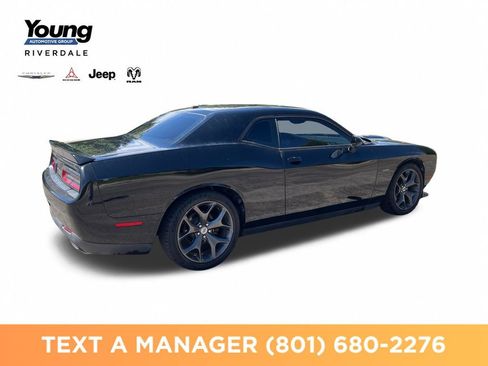Used 2019 Dodge Challenger R/T RWD image 5