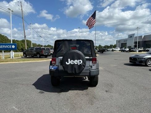 Used 2017 Jeep Wrangler Sport AWD/4WD image 5