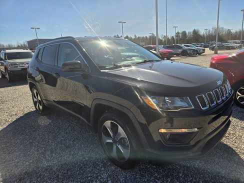 Used 2017 Jeep Compass Latitude w/ Popular Equipment Group image 2