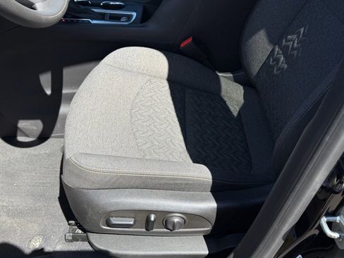 Used 2022 Chevrolet Equinox LT image 23