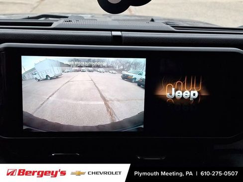 Used 2024 Jeep Wrangler Sport S image 19