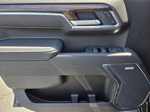New 2025 GMC Sierra 1500 Elevation w/ Elevation Premium Package image 9