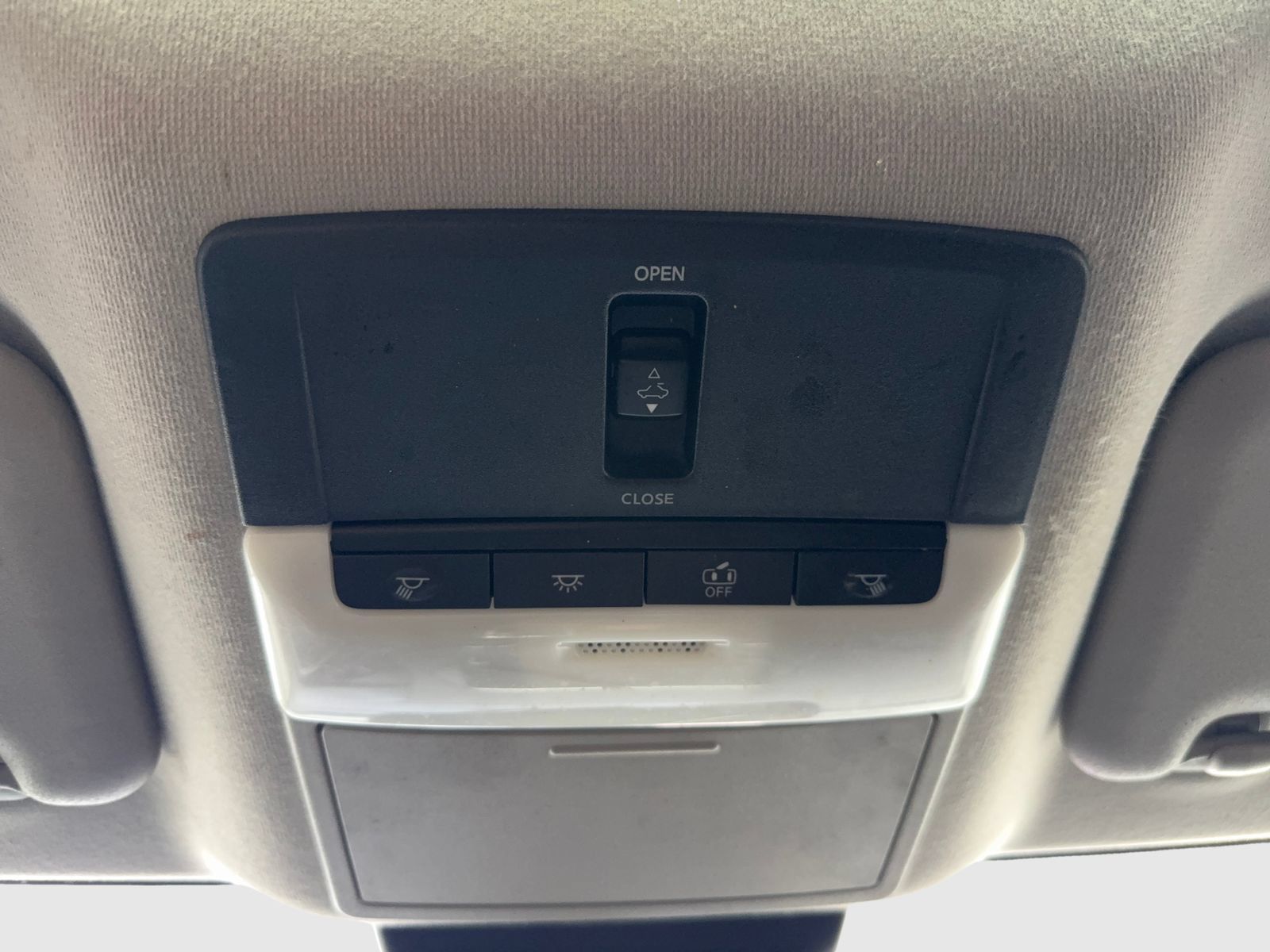 Used 2020 Nissan Sentra SR w/ Premium Package FWD image 32