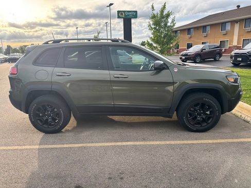 Used 2021 Jeep Cherokee Trailhawk w/ Sun, Sound & Nav Group AWD/4WD image 3