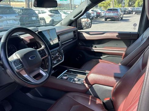 Used 2024 Ford Expedition Limited image 15