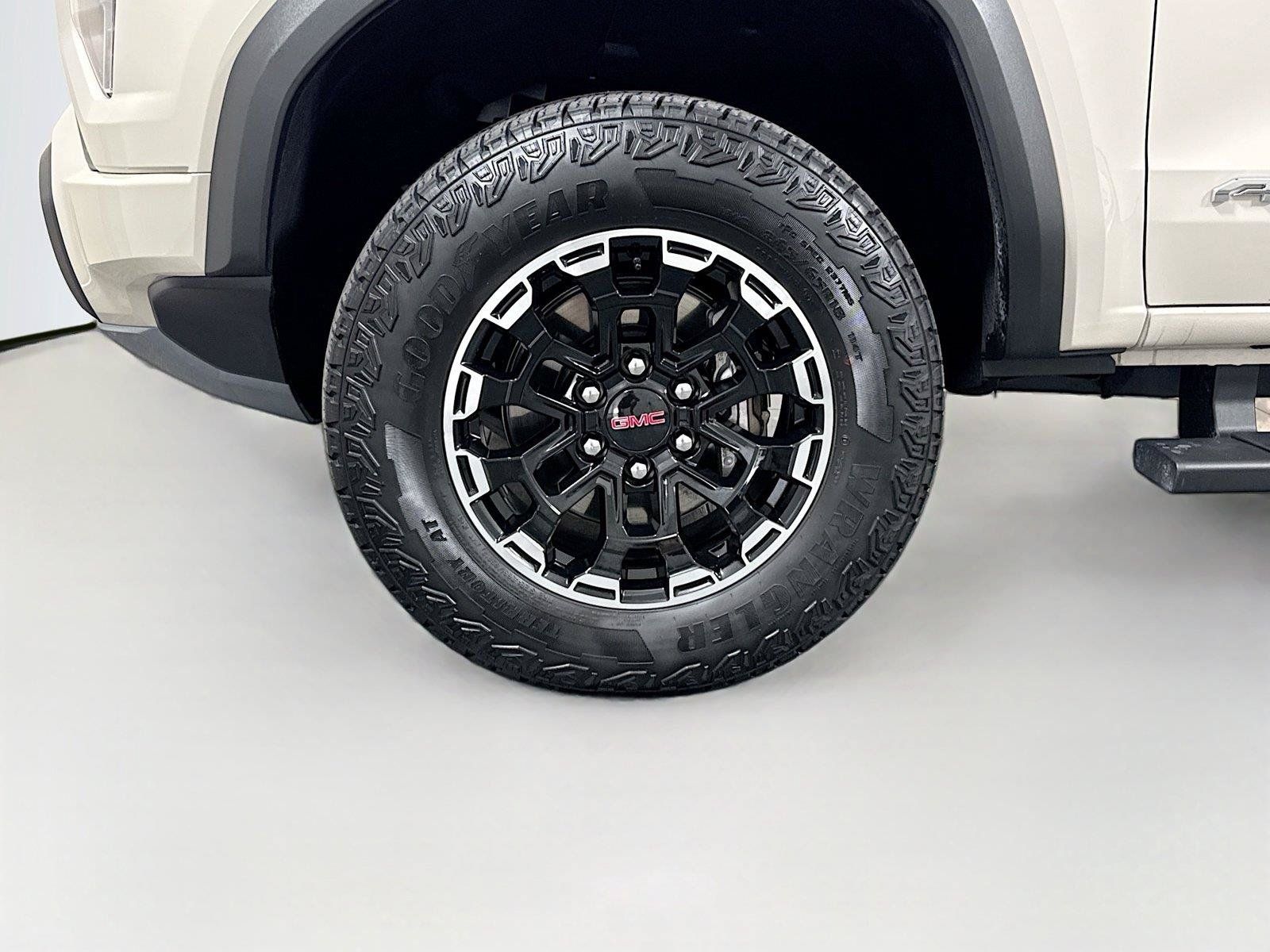 Used 2026 GMC Canyon AT4 AWD/4WD image 29