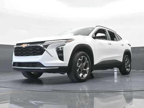 Used 2024 Chevrolet Trax LT FWD image 50