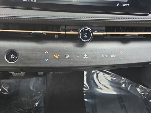 Used 2023 Nissan Ariya AWD image 38