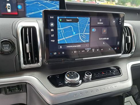 New 2026 Ford Expedition Platinum w/ Driver's Package AWD/4WD image 10