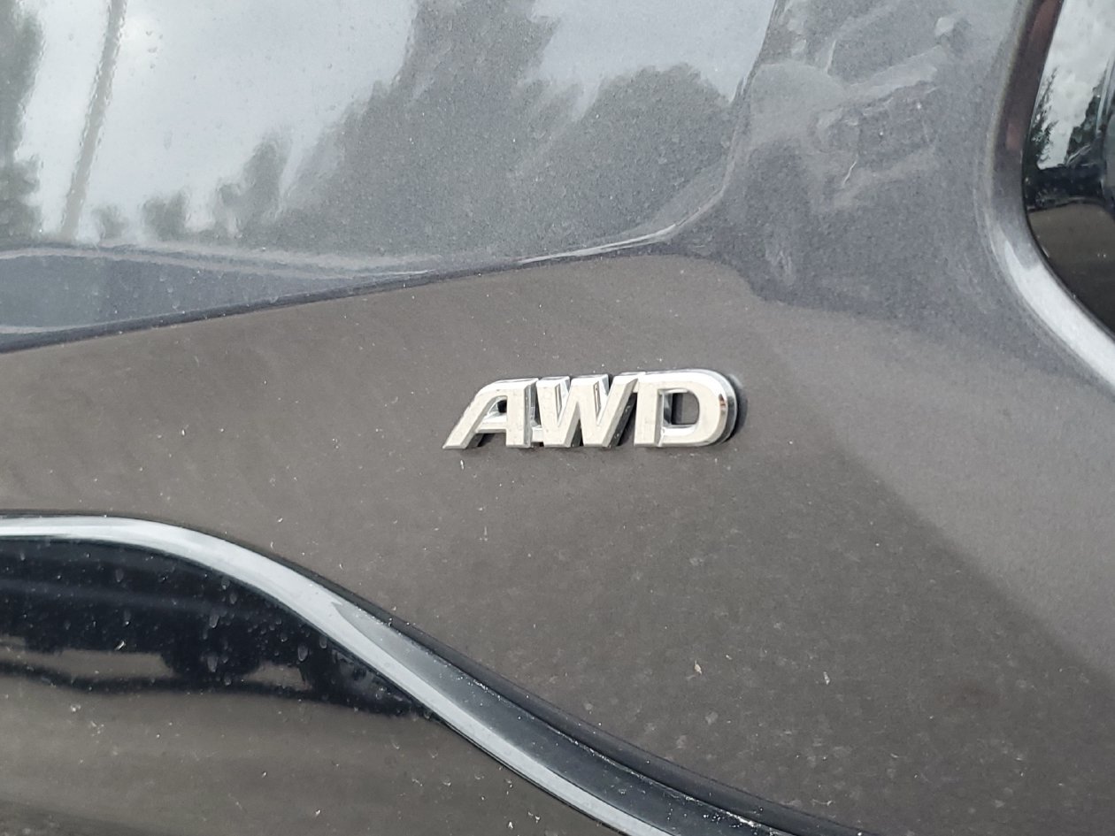Used 2025 Toyota RAV4 SE AWD/4WD image 9