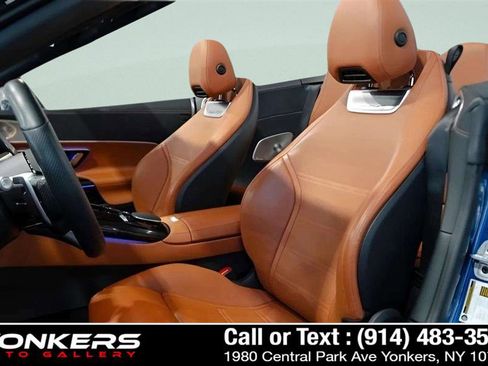 Used 2022 Mercedes-Benz SL 55 AMG 4MATIC w/ Driver Assistance Package image 58