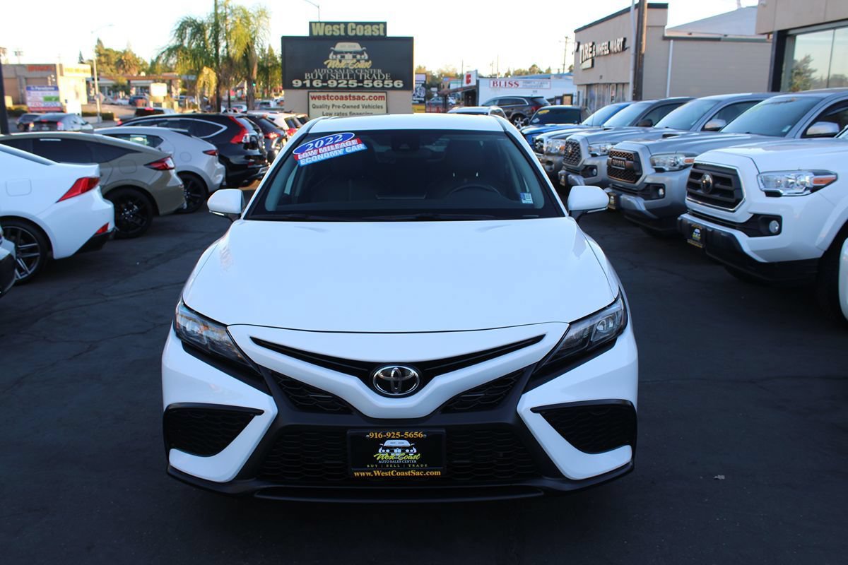 Used 2022 Toyota Camry SE w/ Carpet Mat Package (TMS) FWD image 3