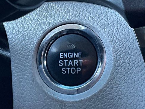 Used 2015 Toyota Sienna XLE w/ XLE Navigation Package image 26