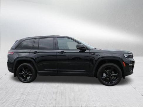Certified 2023 Jeep Grand Cherokee Limited w/ Black Appearance Package AWD/4WD image 2
