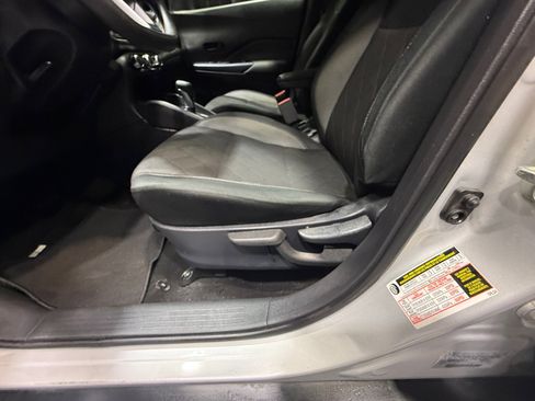 Used 2020 Nissan Kicks S image 14