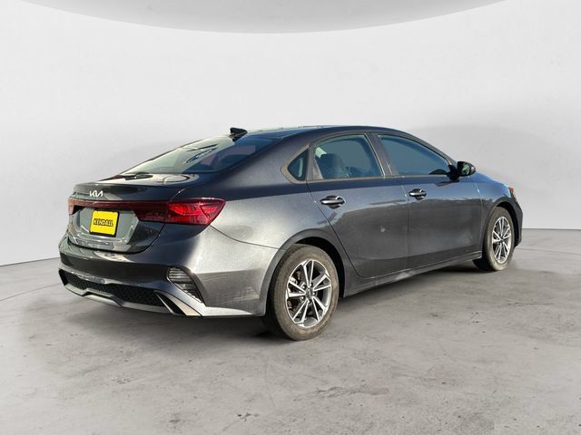 Used 2022 Kia Forte LXS FWD image 5