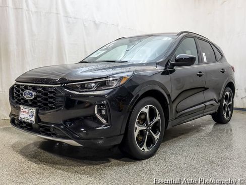Certified 2023 Ford Escape ST-Line Elite w/ Premium Technology Package AWD/4WD image 2