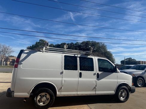 Used 2015 Chevrolet Express 2500 image 6