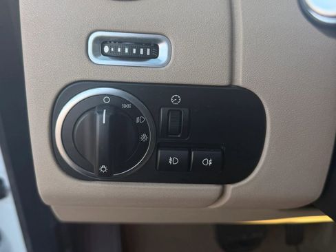 Used 2014 Land Rover LR4 HSE LUX AWD/4WD image 16