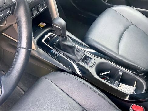 Used 2023 Toyota Corolla Cross XLE image 16