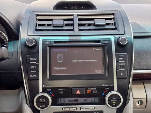 Used 2014 Toyota Camry XLE FWD image 14
