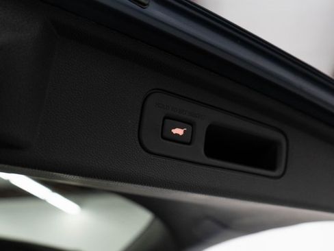 New 2026 Honda Odyssey Touring image 11