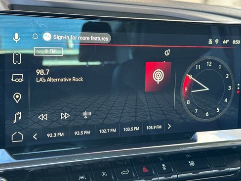 Certified 2025 GMC Sierra 1500 SLT image 24