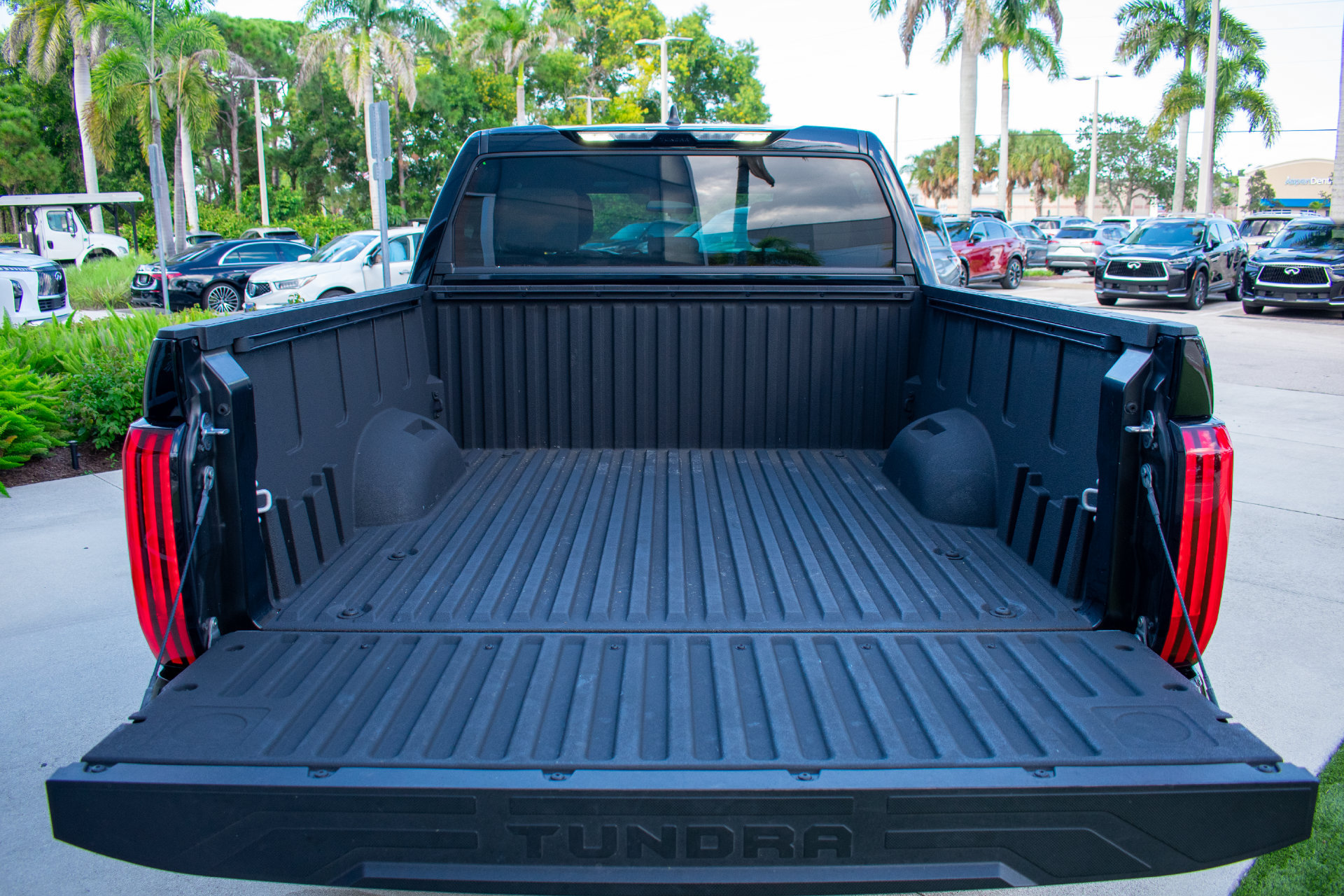 Used 2025 Toyota Tundra SR5 AWD/4WD image 40