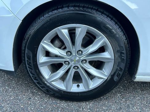 Used 2021 Chevrolet Malibu LT FWD image 34