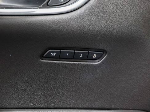 Used 2020 Cadillac XT6 Premium Luxury FWD image 6