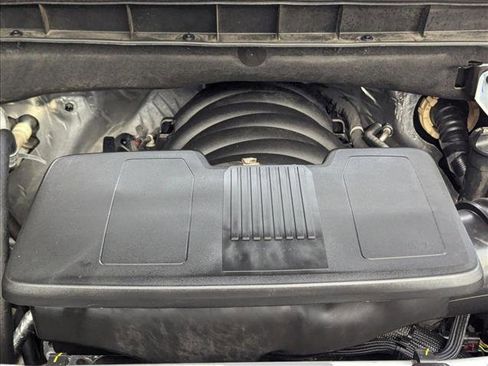 Used 2025 Chevrolet Tahoe LT AWD/4WD image 23