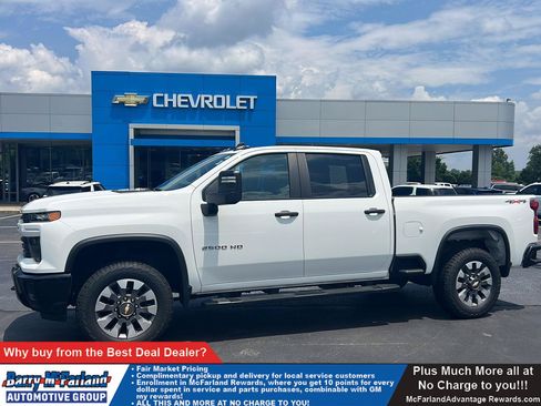 Used 2024 Chevrolet Silverado 2500 Custom w/ Custom Value Package AWD/4WD image 1