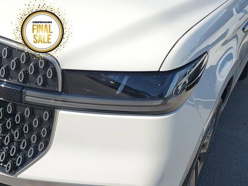 New 2025 Lincoln Navigator Reserve image 11