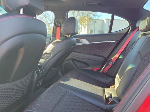 Used 2022 Genesis G70 3.3T w/ Sport Prestige Package image 10