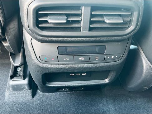 Used 2025 Honda Pilot EX-L image 25