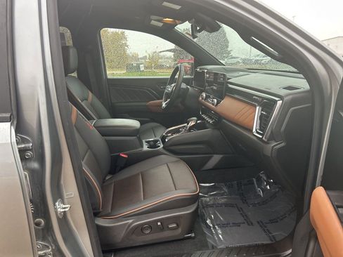 Used 2024 GMC Canyon AT4 w/ AT4 Premium Package image 23