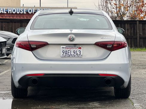 Used 2022 Alfa Romeo Giulia Ti image 5