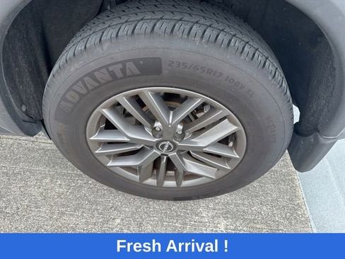 Used 2022 Nissan Rogue S FWD image 17