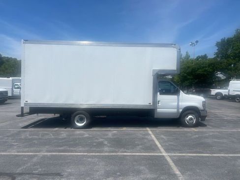 New 2027 Ford E-450 and Econoline 450 Super Duty w/ Power Equipment Group RWD image 1