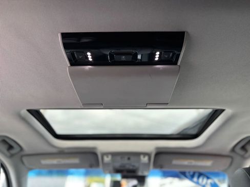 Used 2019 Cadillac Escalade Premium Luxury image 33