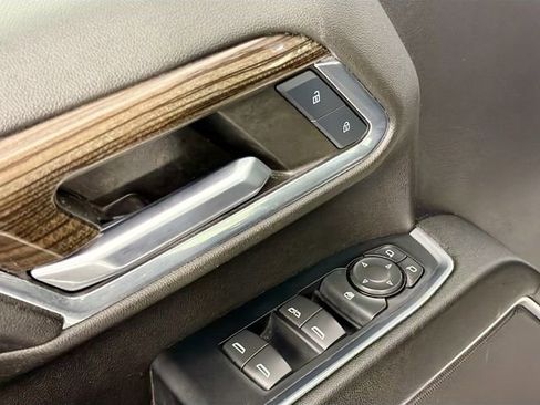 Used 2024 Chevrolet Silverado 2500 LT image 18