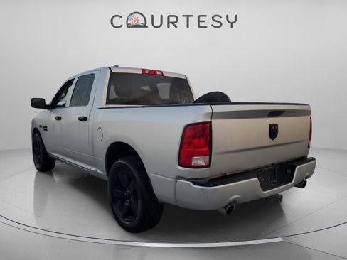 Used 2017 RAM 1500 Express w/ Express Value Package image 3