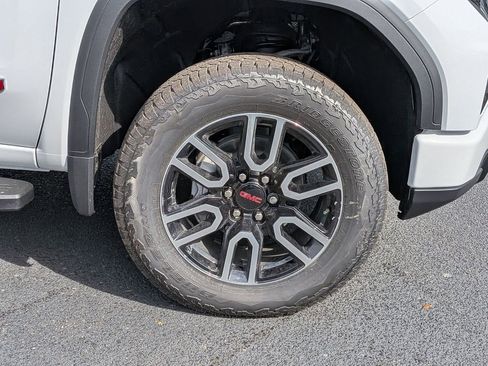 New 2026 GMC Sierra 1500 AT4 w/ AT4 Premium Package AWD/4WD image 11