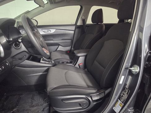 Used 2024 Kia Forte LXS w/ LXS Technology Package FWD image 11